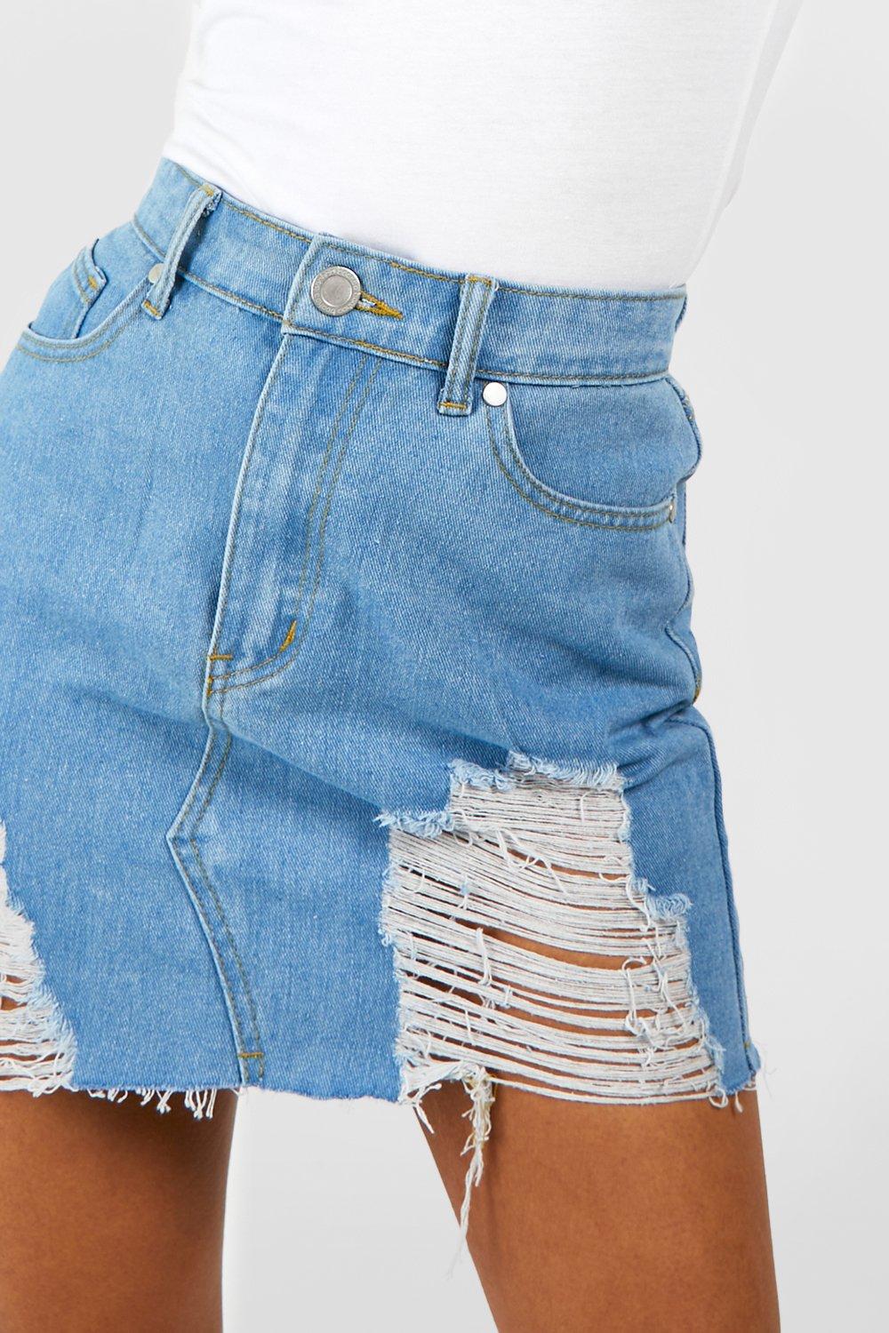 Petite Distressed Denim Skirt boohoo IL